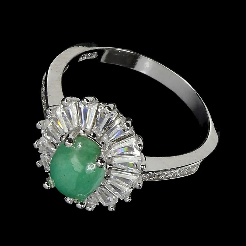 Luxury Emerald Ring (925 Silver) - image 3